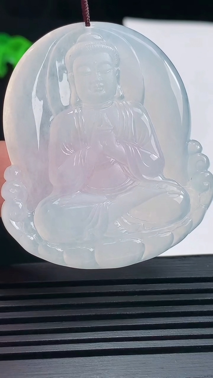 天然A货翡翠大日如来佛吊坠，尺寸48.5-43-4.5 重量:20.47g
6月19日