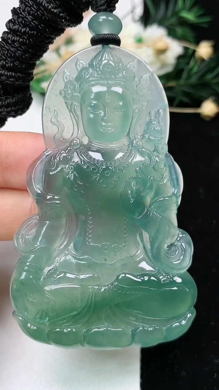 天然A货翡翠蓝水度母吊坠，尺寸67.2-42-6，重量:32.20g
6月19日