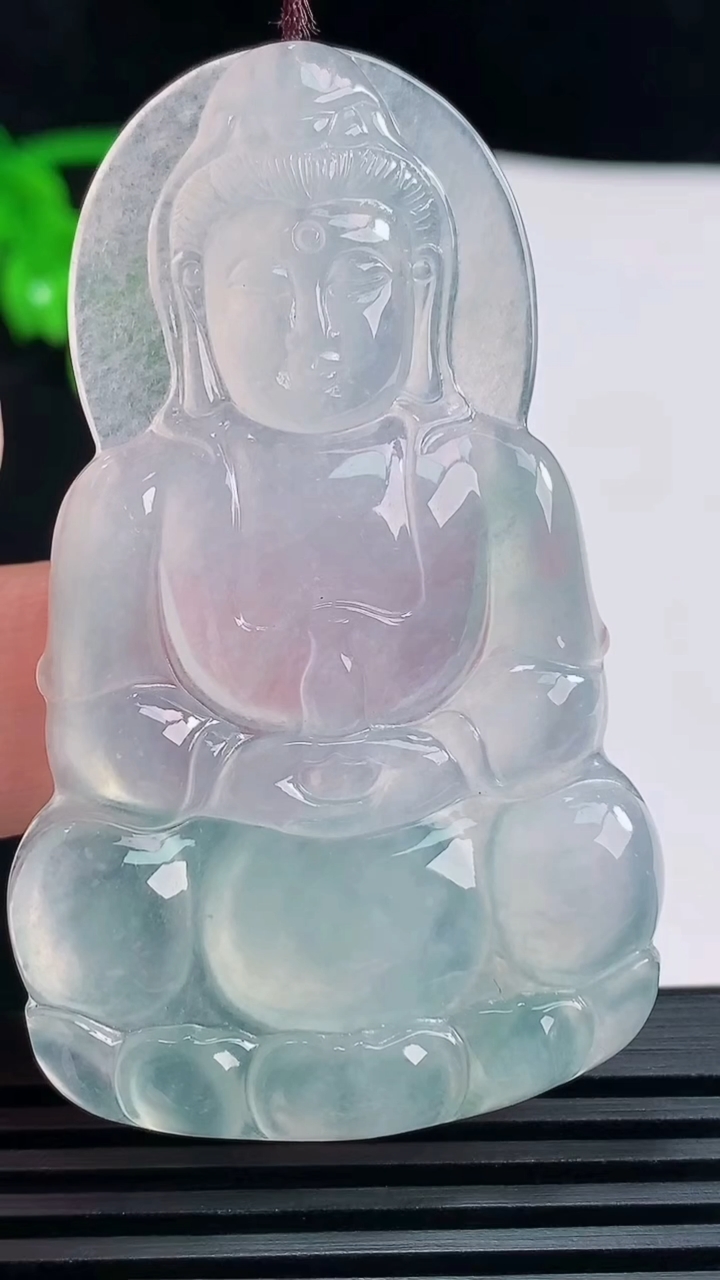 天然A货翡翠正装观音吊坠，尺寸59.6-36.5-4.8 重量:18.57g
6月19日