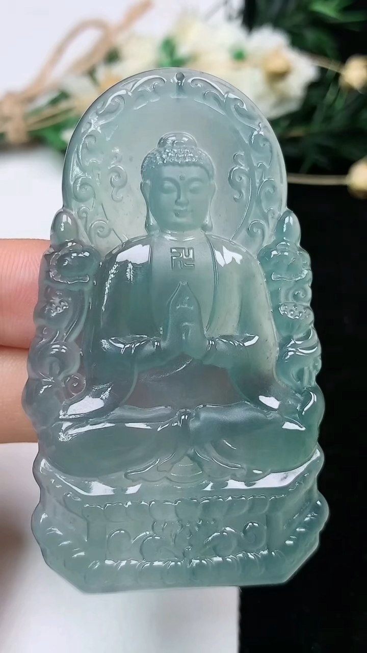 天然A货翡翠蓝水大日如来吊坠，尺寸61.8-35.2-4.8，重量:22.32g
6月19日
