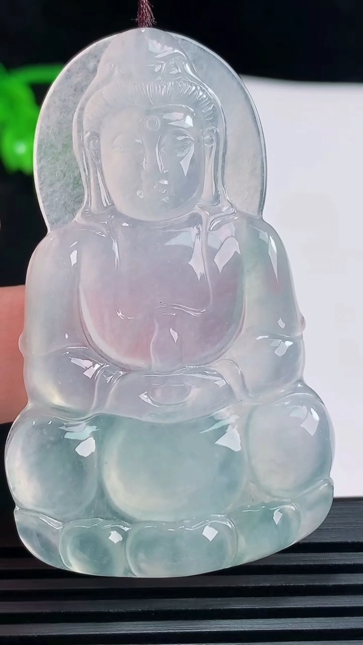 天然A货翡翠正装观音吊坠，尺寸59.6-36.5-4.8 重量:18.57g
6月19日