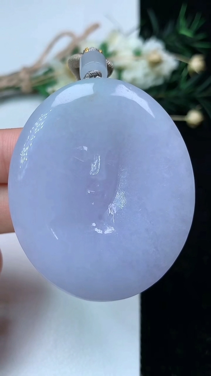 天然A货翡翠紫罗兰佛头吊坠，尺寸47.3-39.9-12，重量:58.67g
6月20日