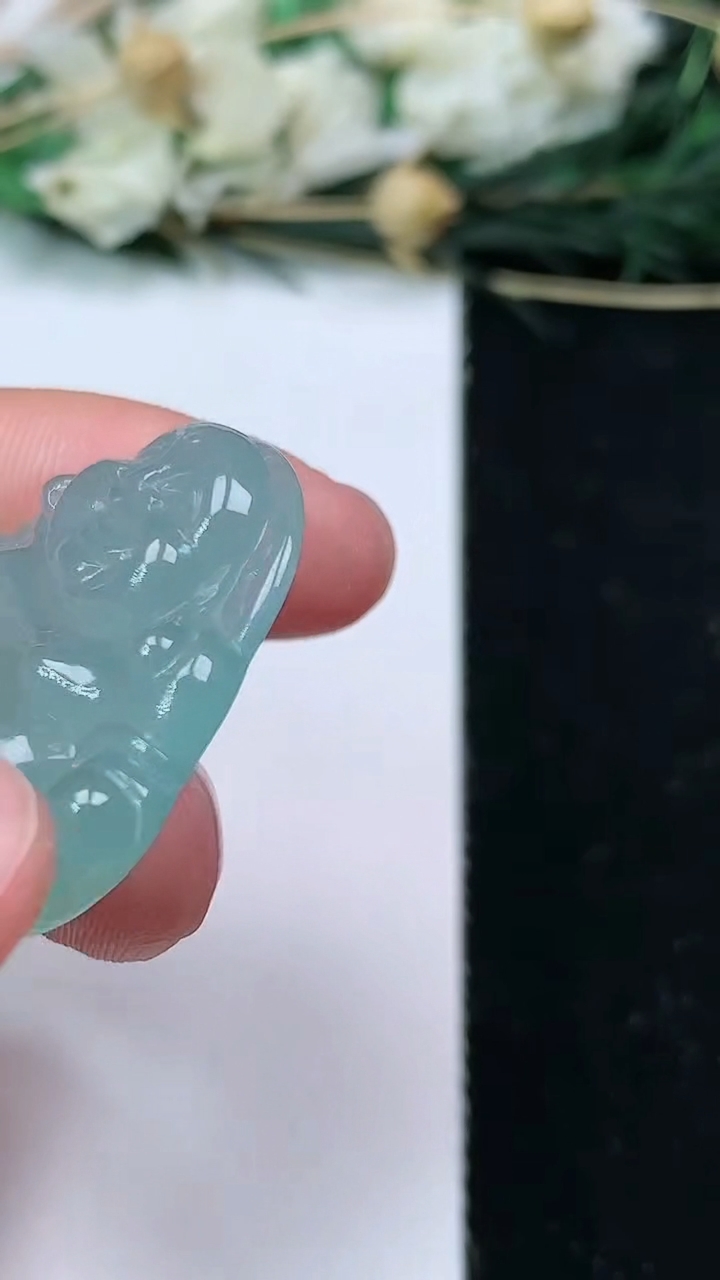 天然A货翡翠佛公吊坠，尺寸27-29-6，重量:8.00g
6月20日