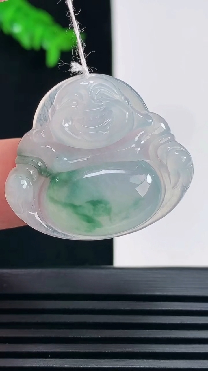 天然A货翡翠冰种飘花佛公吊坠，尺寸28-31.6-5.2 重量:6.37g
6月23日