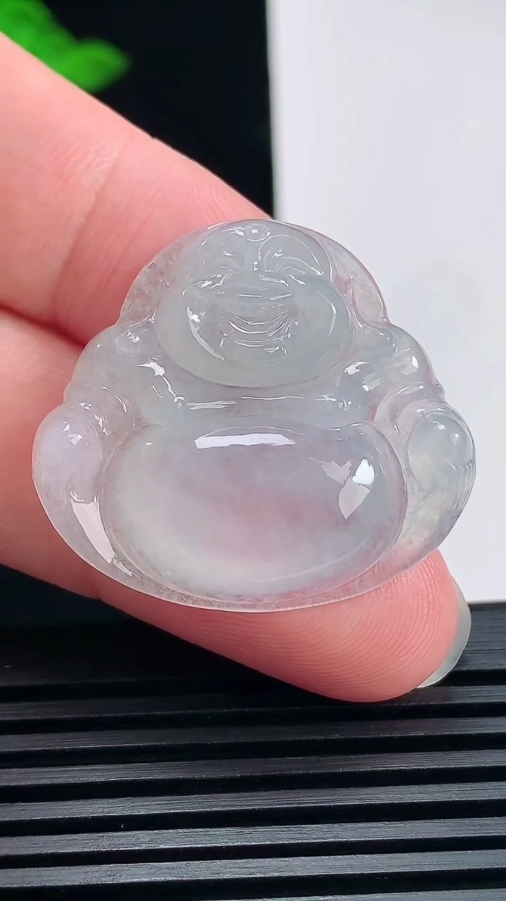 天然A货翡翠佛公吊坠，尺寸29.5-33-5.8 重量:8.95g
6月23日