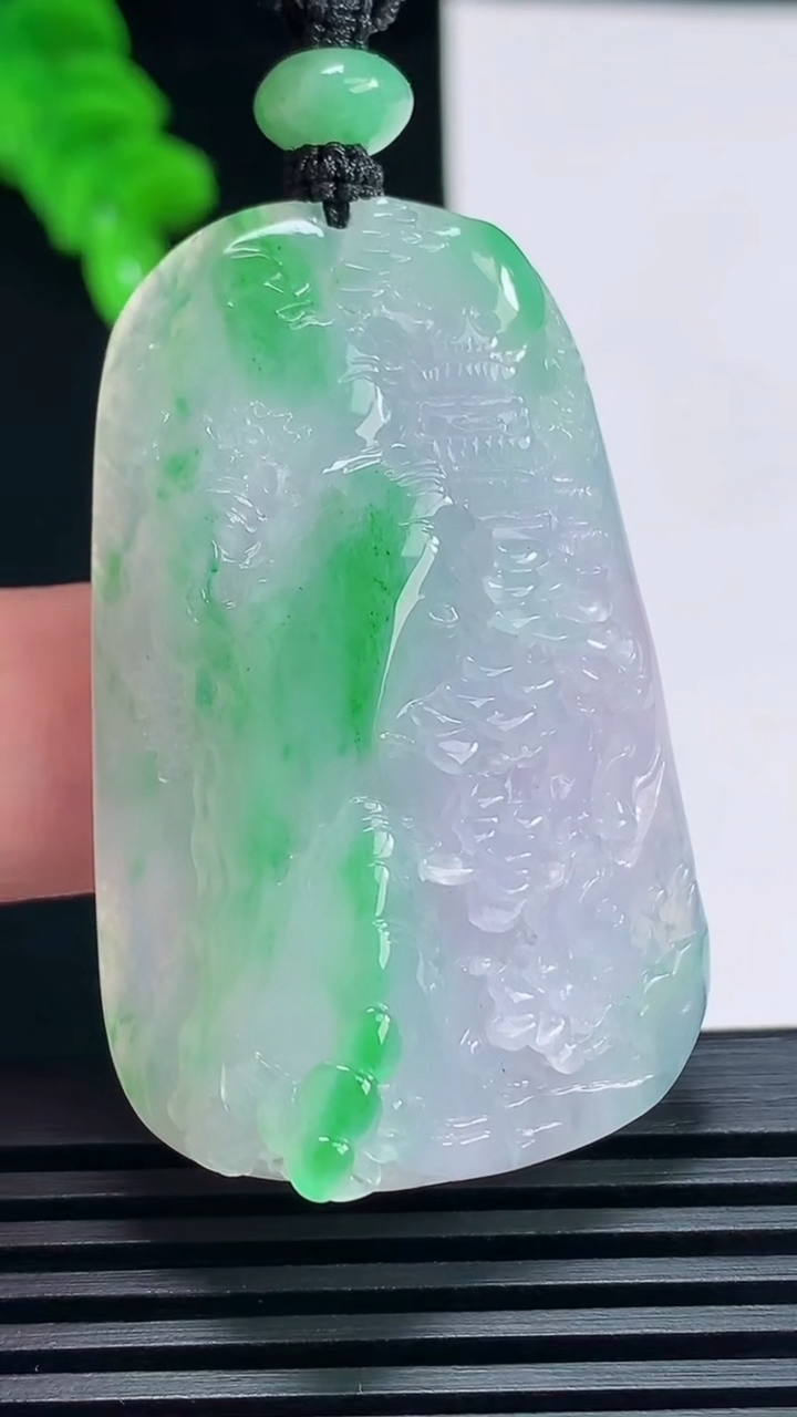 天然A货翡翠山水牌吊坠，尺寸45-30-14 重量:27.68g
6月23日