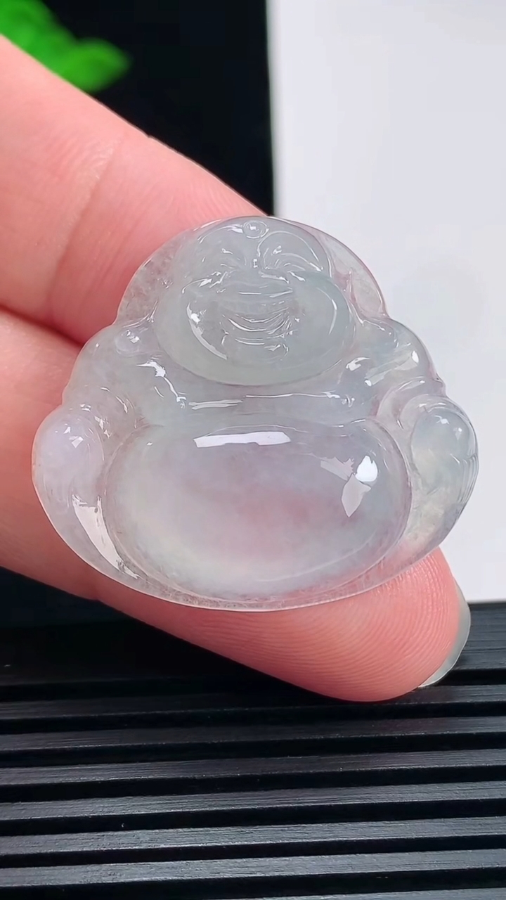 天然A货翡翠佛公吊坠，尺寸29.5-33-5.8 重量:8.95g
6月23日