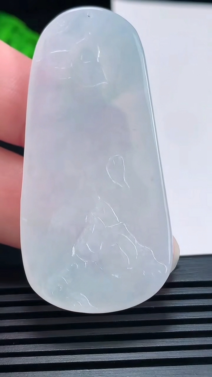 天然A货翡翠冰种飘花阿弥陀佛吊坠，尺寸59.2-28.5-5.6 重量:22.40g
6月23日