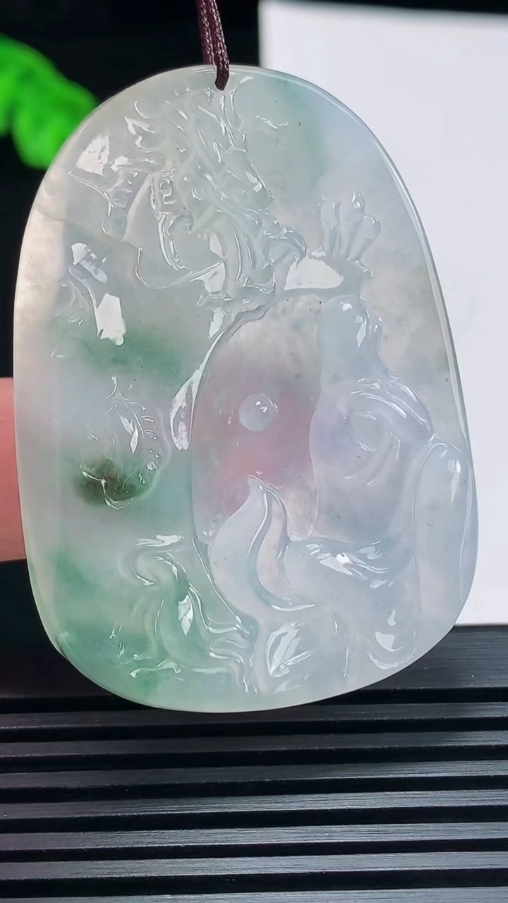 天然A货翡翠紫罗兰 飘花悟道佛吊坠，尺寸51.2-36.8-5.2 重量:20.34g
6月23日