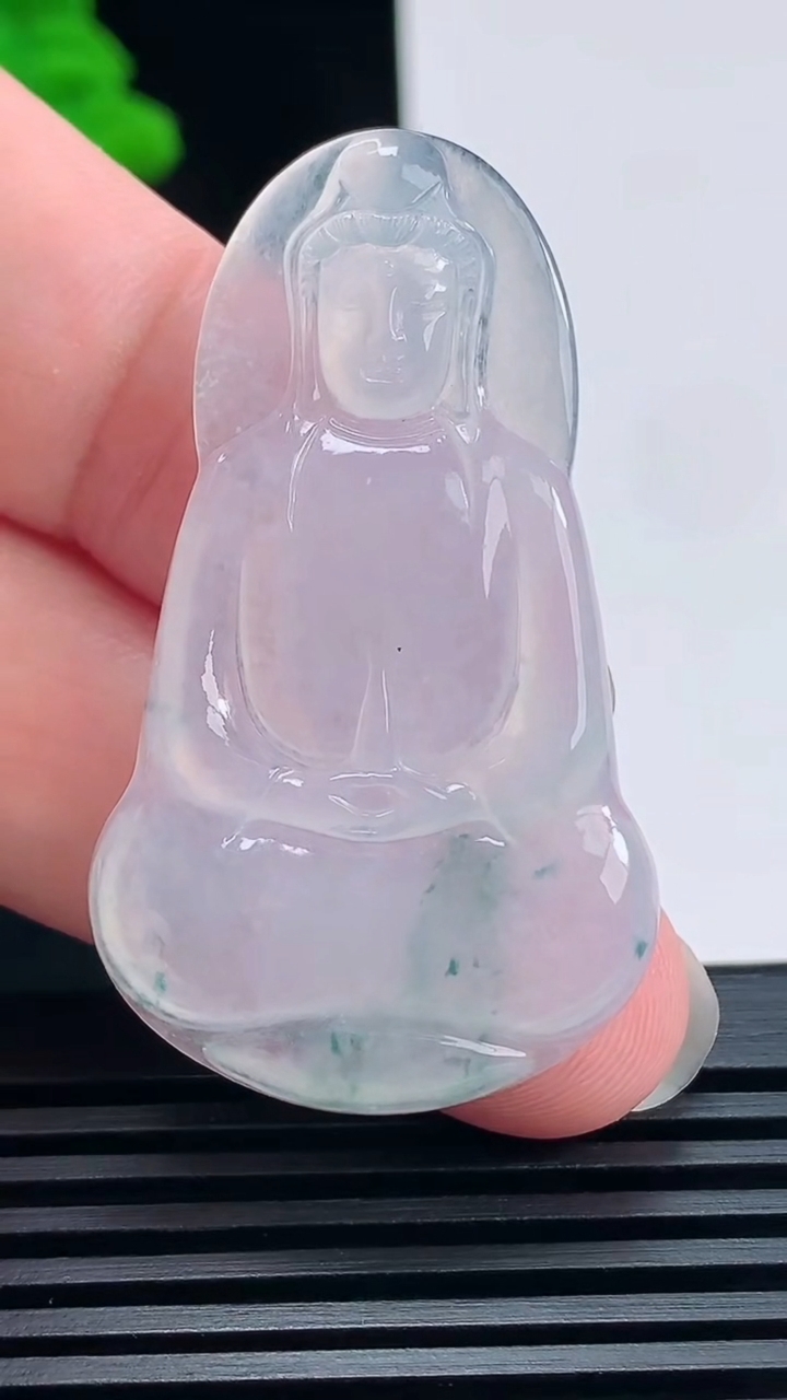 天然A货翡翠冰种飘花素衣观音吊坠，尺寸46.2-27-3.5 重量:8.00g
6月23日