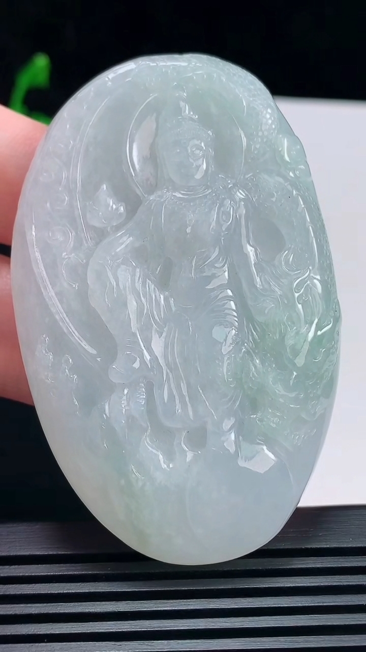 天然A货翡翠祥龙观音吊坠，尺寸68.5-44-10.6 重量:66.16g H30
6月23日