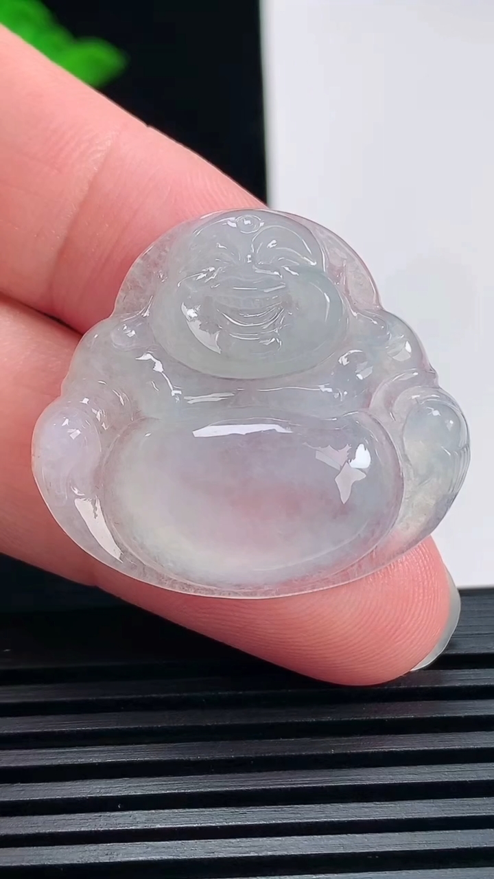 天然A货翡翠佛公吊坠，尺寸29.5-33-5.8 重量:8.95g
6月23日