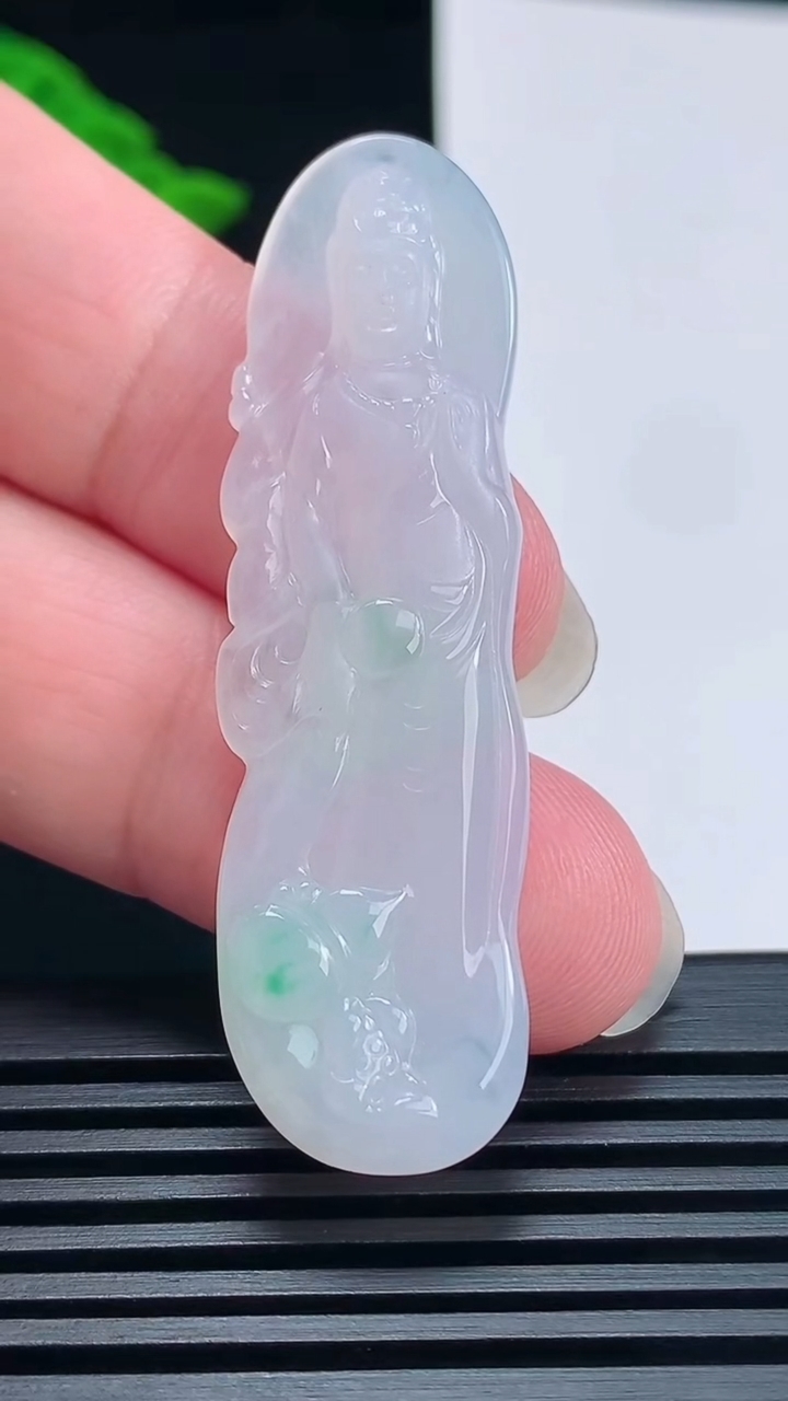 天然A货翡翠观音菩萨吊坠，尺寸54-15.5-4 重量:8.03g
6月23日
