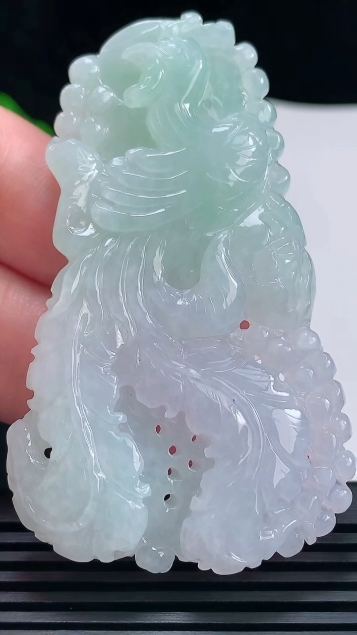 天然A货翡翠凤凰吊坠，尺寸71.5-43-7 重量:40.91g
6月23日