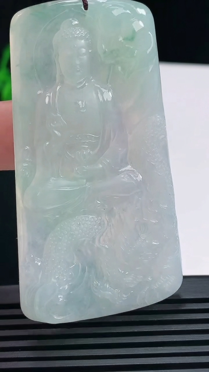 天然A货翡翠御龙阿弥陀佛吊坠，尺寸70-38.6-5.5 重量:34.37g
6月23日