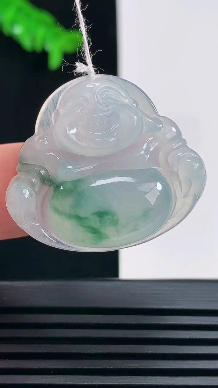 天然A货翡翠冰种飘花佛公吊坠，尺寸28-31.6-5.2 重量:6.37g
6月23日