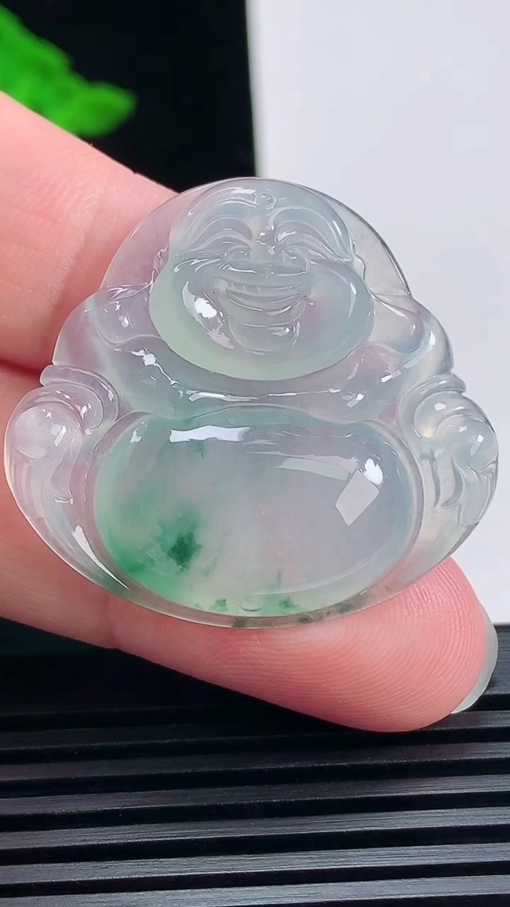 天然A货翡翠种飘花佛公吊坠，尺寸32.6-35.5-6 重量:10.49g
6月23日