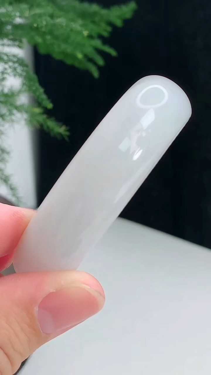 圈口53-54翡翠a货紫罗兰贵妃手镯尺寸54-47-14-6 重量:42.51g6月23日