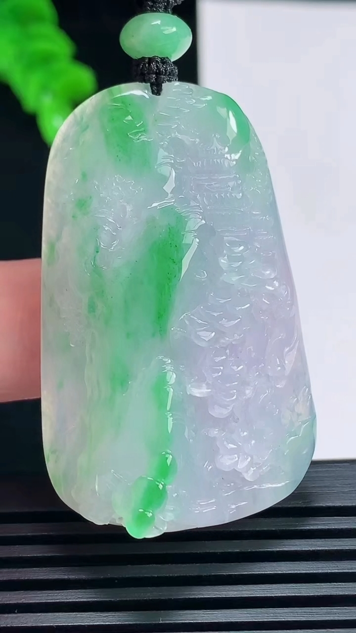 天然A货翡翠山水牌吊坠，尺寸45-30-14 重量:27.68g
6月23日