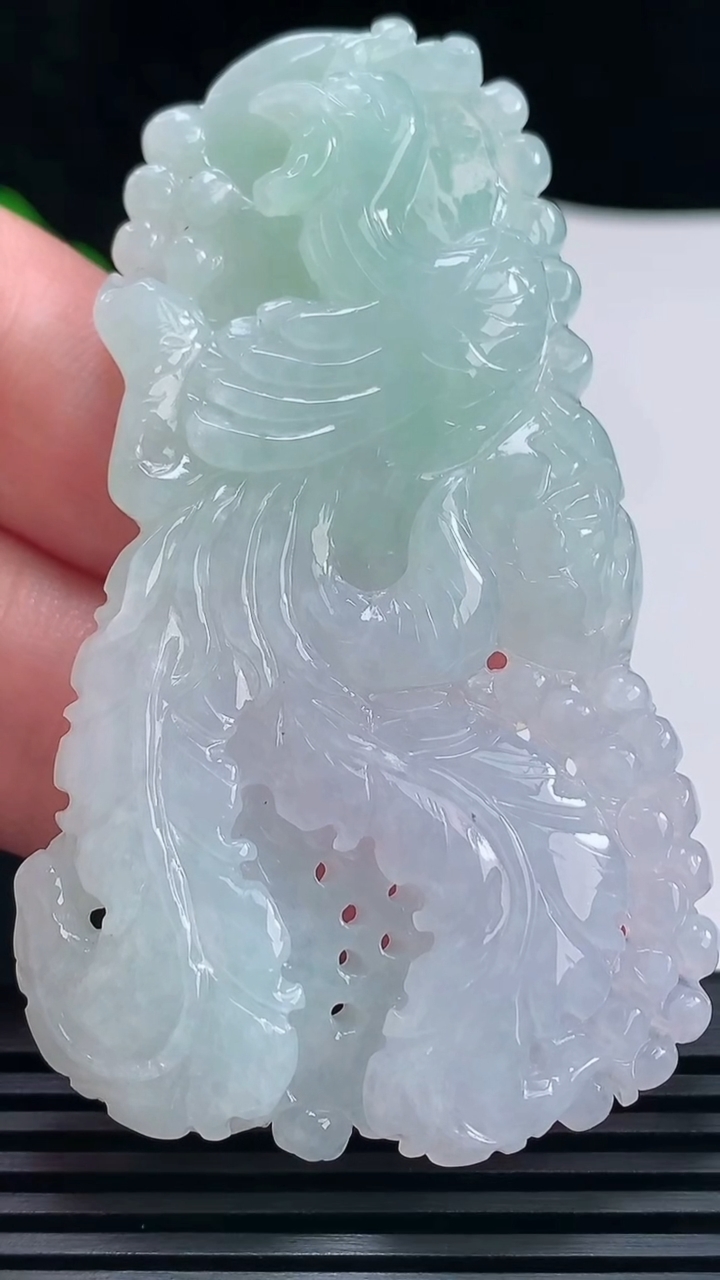 天然A货翡翠凤凰吊坠，尺寸71.5-43-7 重量:40.91g
6月23日