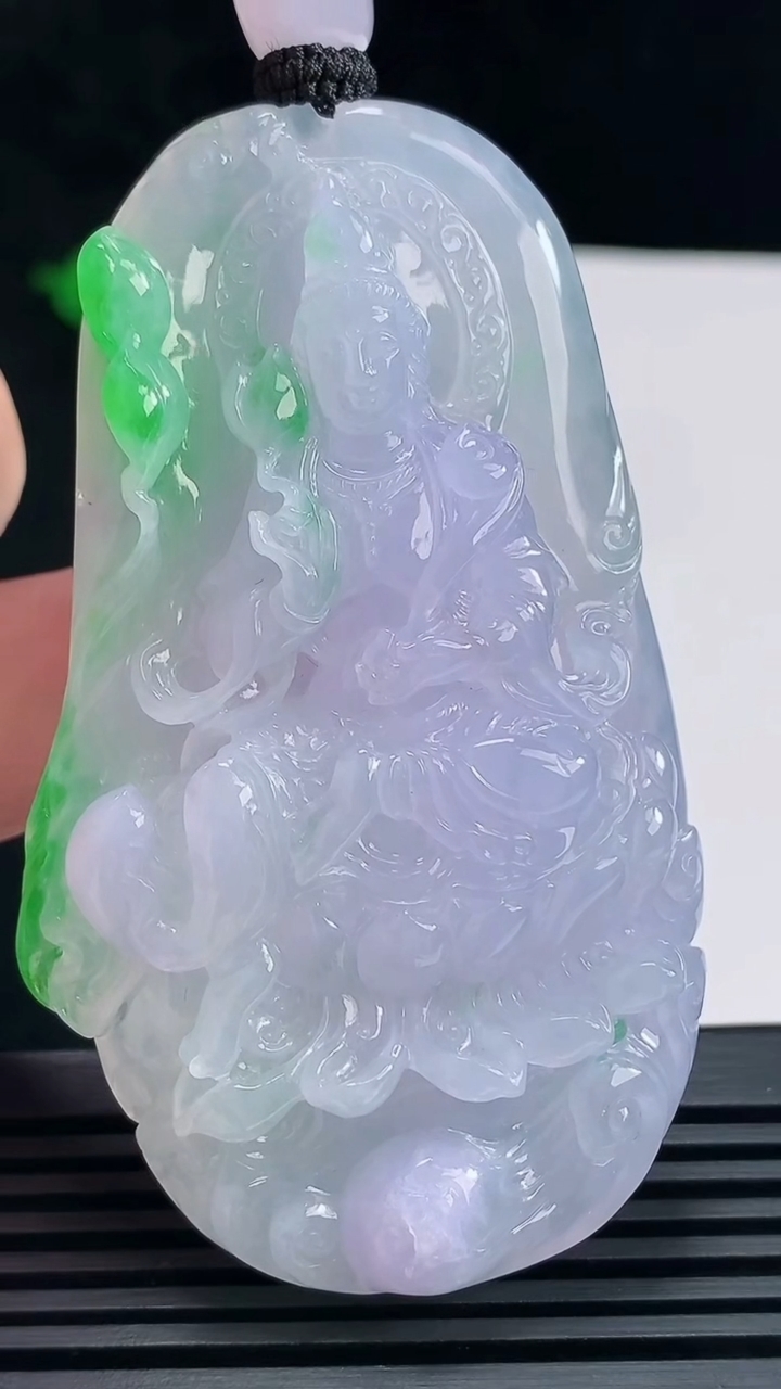 天然A货翡翠种春带彩 紫罗兰大势至菩萨吊坠，尺寸69.6-41-11.2 重量:51.38g
6月2