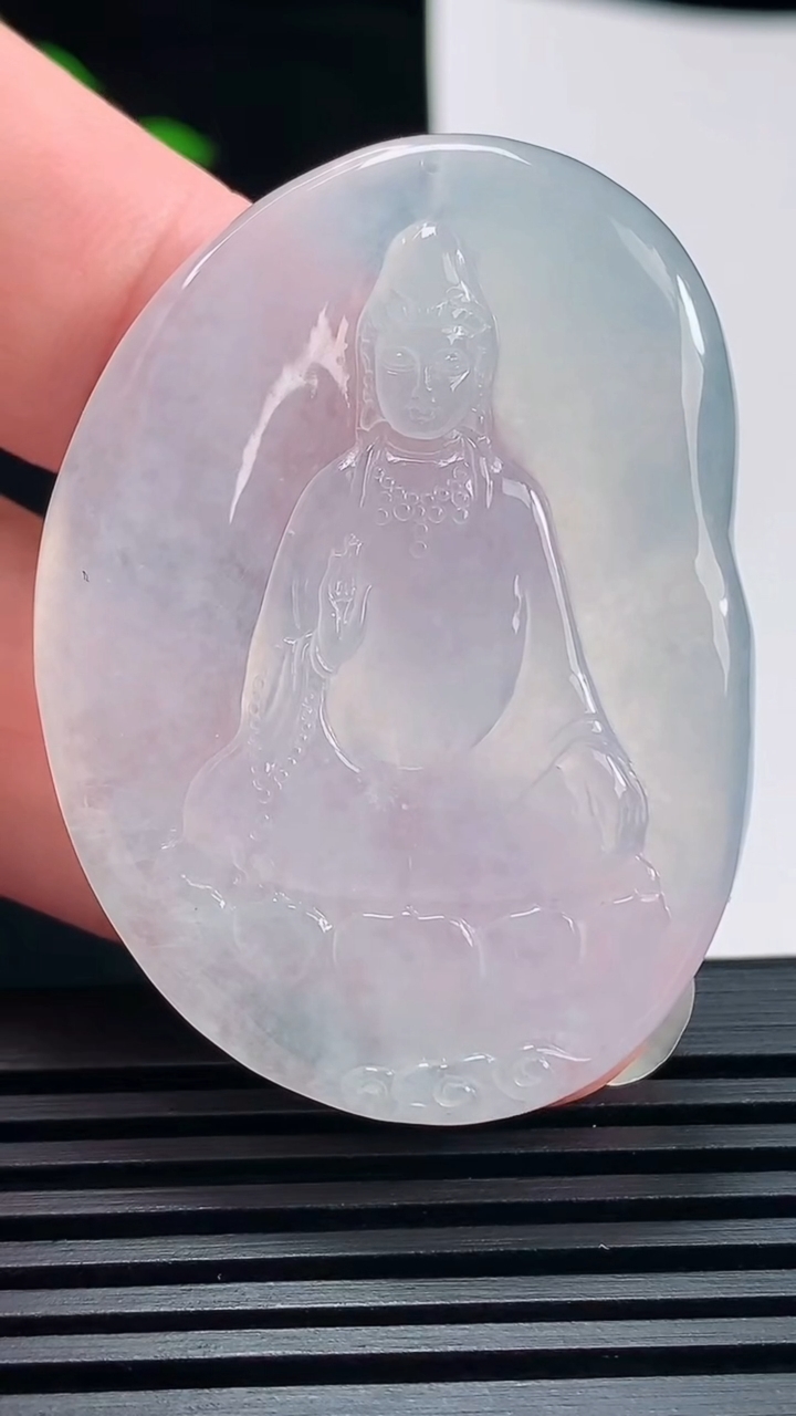 天然A货翡翠素衣观音吊坠，尺寸48-35-5 重量:19.32g
6月23日