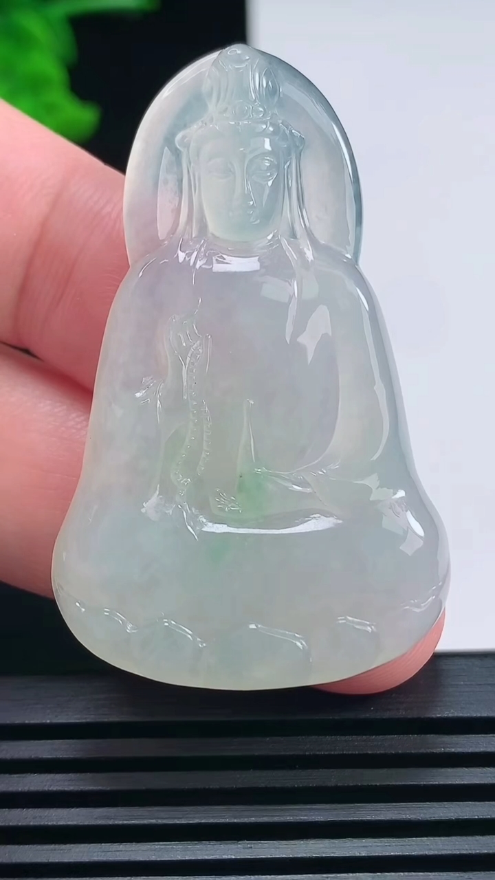天然A货翡翠素衣观音吊坠，尺寸49.6-31-6 重量:16.69g
6月24日