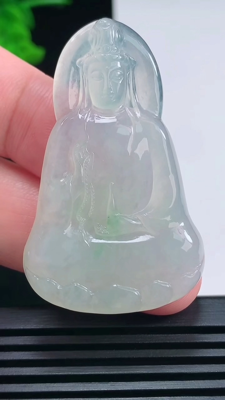 天然A货翡翠素衣观音吊坠，尺寸49.6-31-6 重量:16.69g
6月24日