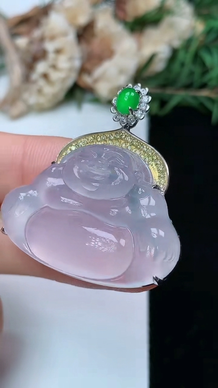 天然A货翡翠白冰佛公吊坠，尺寸22.2-32.5-7，重量:9.18g
6月24日