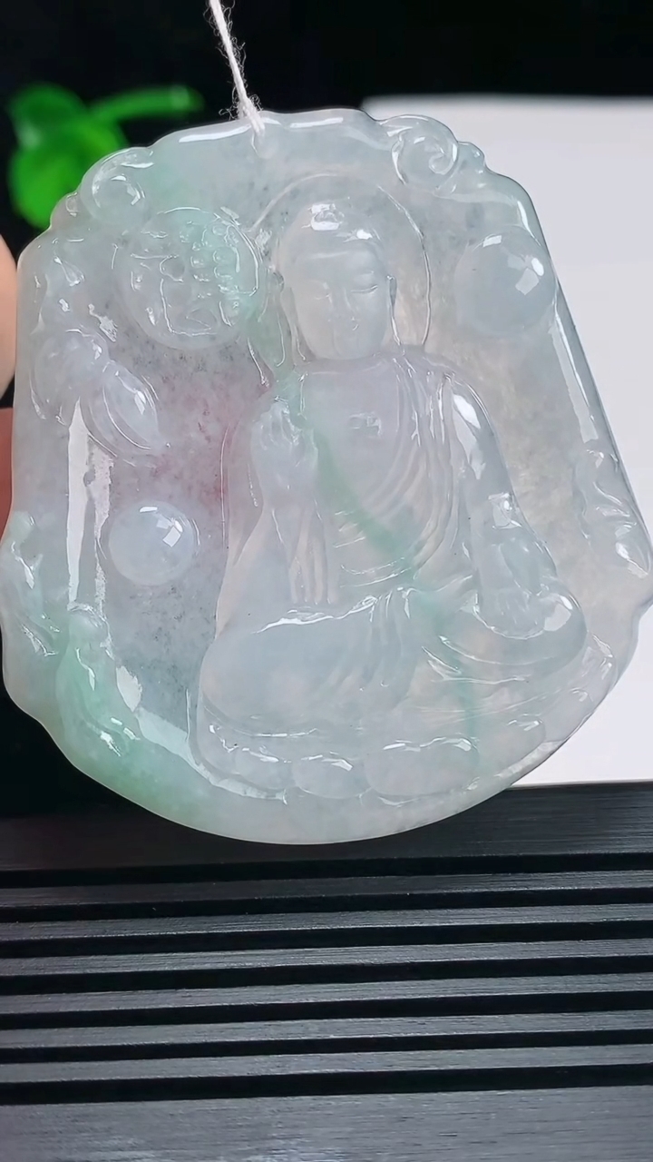 天然A货翡翠阿弥陀佛吊坠，尺寸54-50-5 重量:26.90g
6月25日