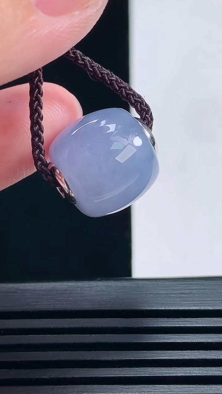 天然A货翡翠18k金紫罗兰路路通吊坠，尺寸15-13-14.5 重量:5.69g
6月25日