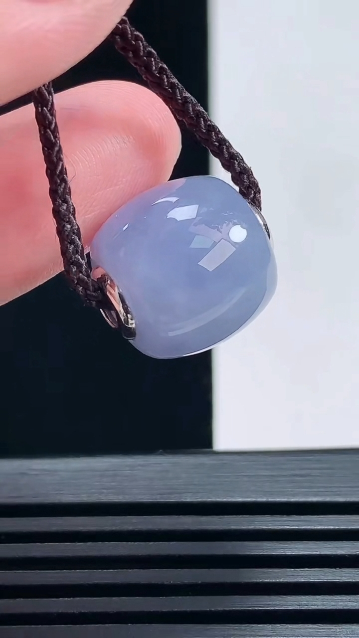 天然A货翡翠18k金紫罗兰路路通吊坠，尺寸15-13-14.5 重量:5.69g
6月25日