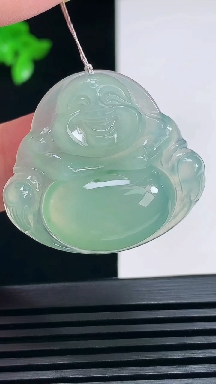 天然A货翡翠佛公吊坠，尺寸31-34.5-8 重量:11.78g
6月25日