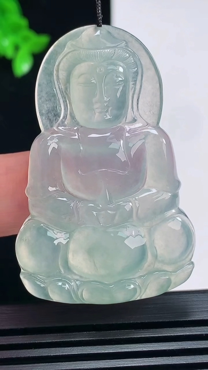 天然A货翡翠正装观音吊坠，尺寸50-33-5 重量:14.07g
6月25日