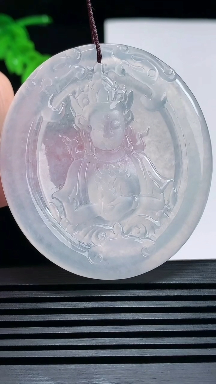 天然A货翡翠种白冰度母菩萨吊坠，尺寸52-48-4.8 重量:24.48g
6月25日