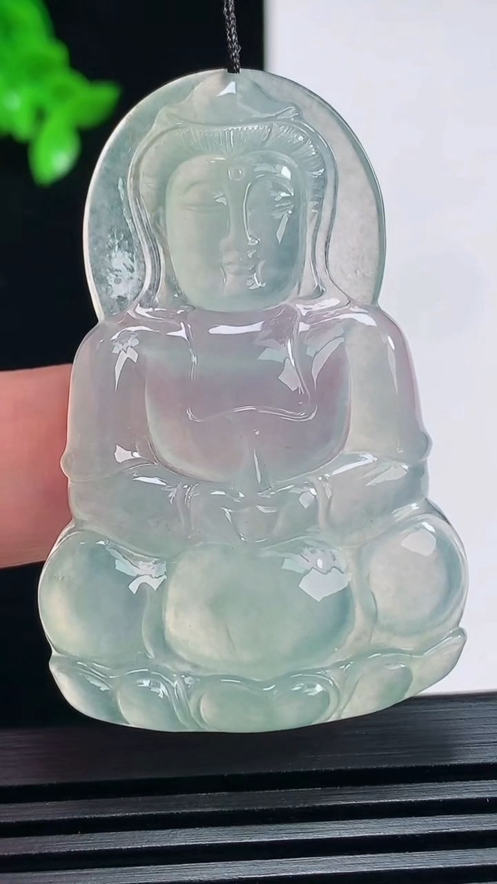 天然A货翡翠正装观音吊坠，尺寸50-33-5 重量:14.07g
6月25日