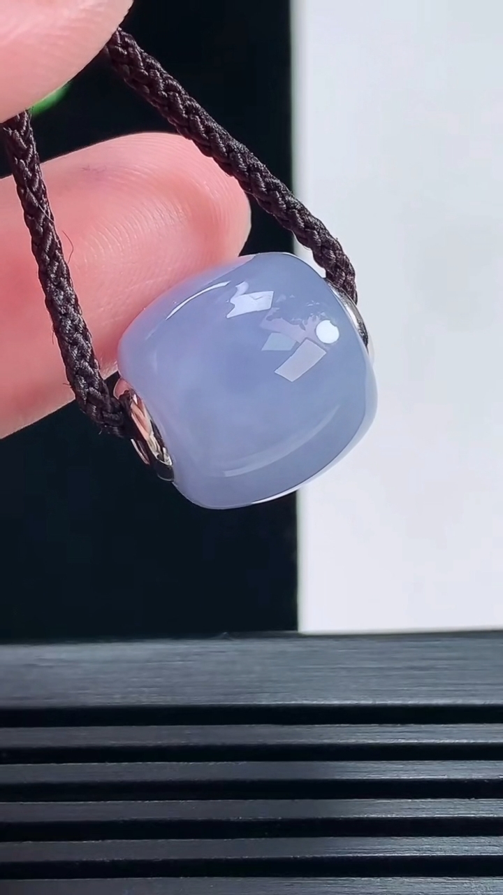 天然A货翡翠18k金紫罗兰路路通吊坠，尺寸15-13-14.5 重量:5.69g
6月25日