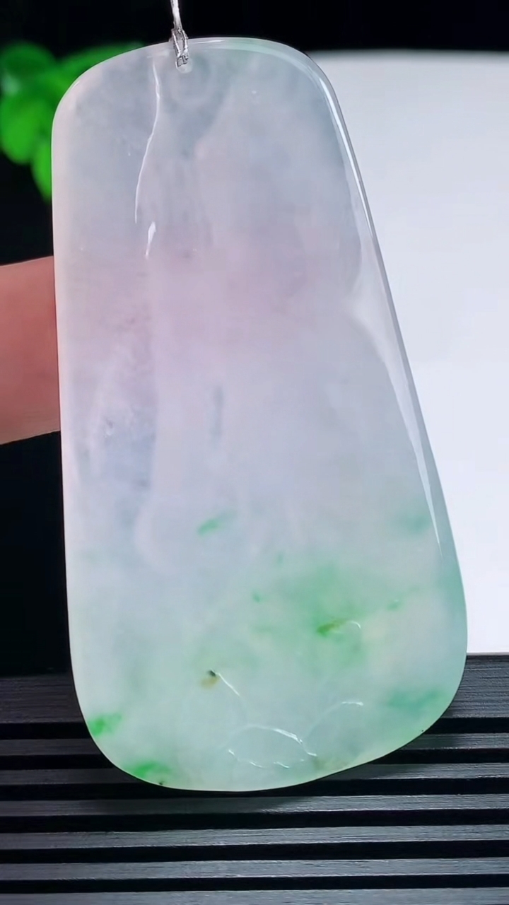 天然A货翡翠普贤菩萨吊坠，尺寸62.5-33.6-6 重量:26.89g
6月25日