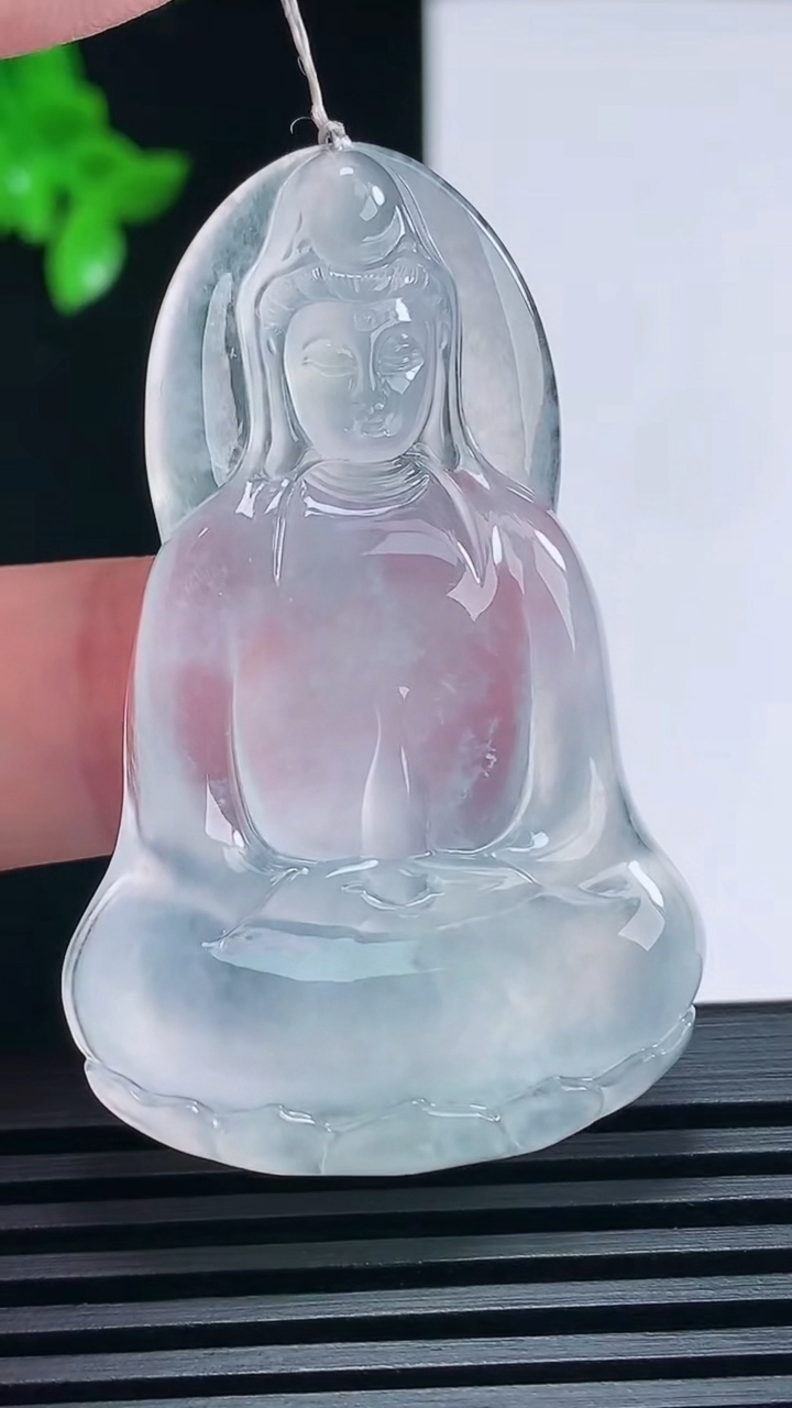 天然A货翡翠素衣观音吊坠，尺寸50-32-6 重量:17.67g
6月25日