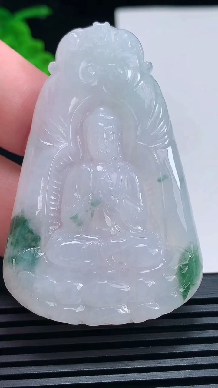 天然A货翡翠冰种飘花大日如来佛吊坠，尺寸59.3-39-6 重:23.84g  h1112
6月26