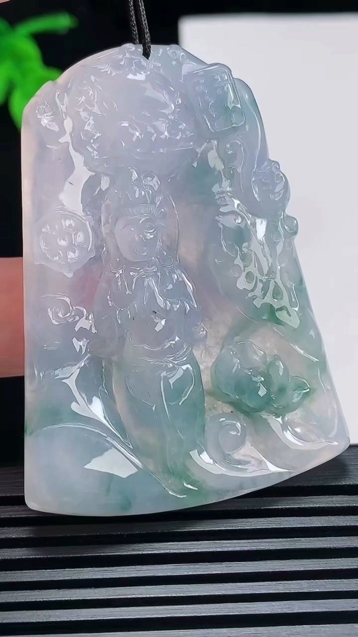天然A货翡翠紫罗兰 飘花文殊菩萨吊坠，尺寸58-42-5.6 重:24.34g  h1112
6月26日