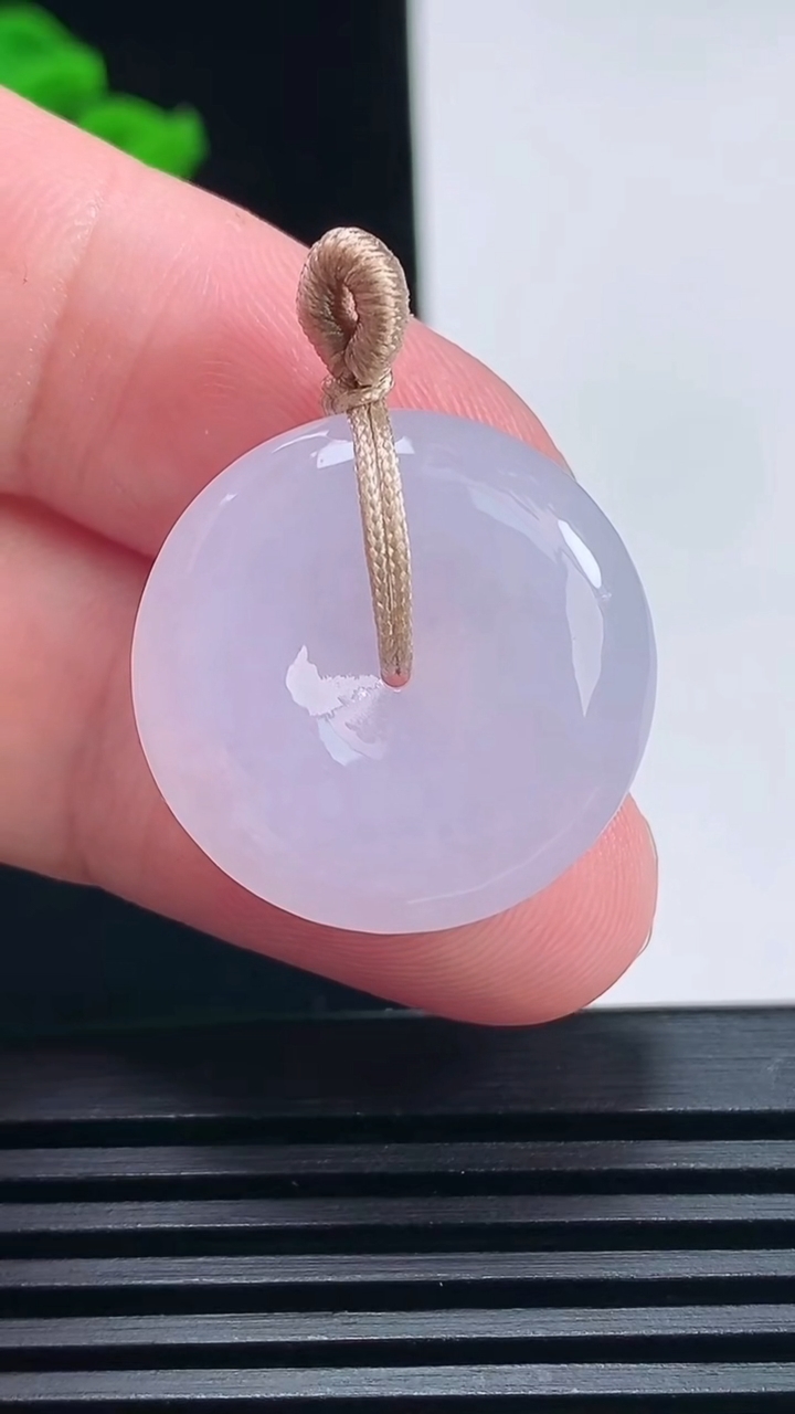 天然A货翡翠紫罗兰平安扣吊坠，尺寸23.5-6 重量:7.00g
6月26日