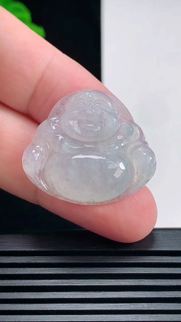 天然A货翡翠飘花佛公吊坠，尺寸26-30-5.5 重量:6.54g
6月26日