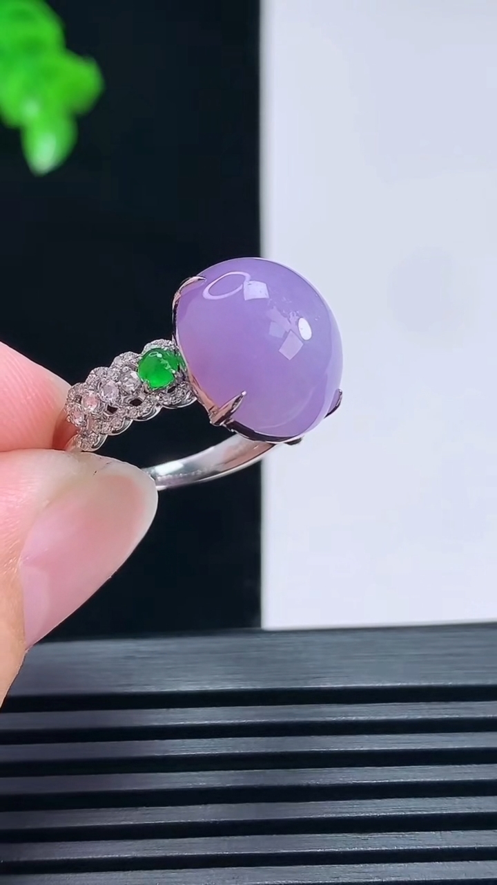 天然A货翡翠18k金紫罗兰蛋面戒指，尺寸17.8-14-12.5-9.5 重量:4.41g2026年