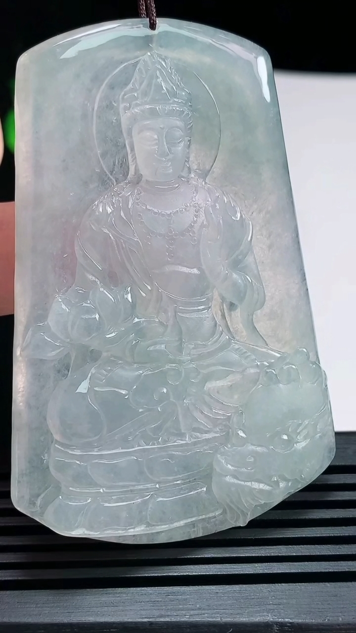 天然A货翡翠文殊菩萨吊坠，尺寸69-45.6-6 重量:35.97g
6月28日