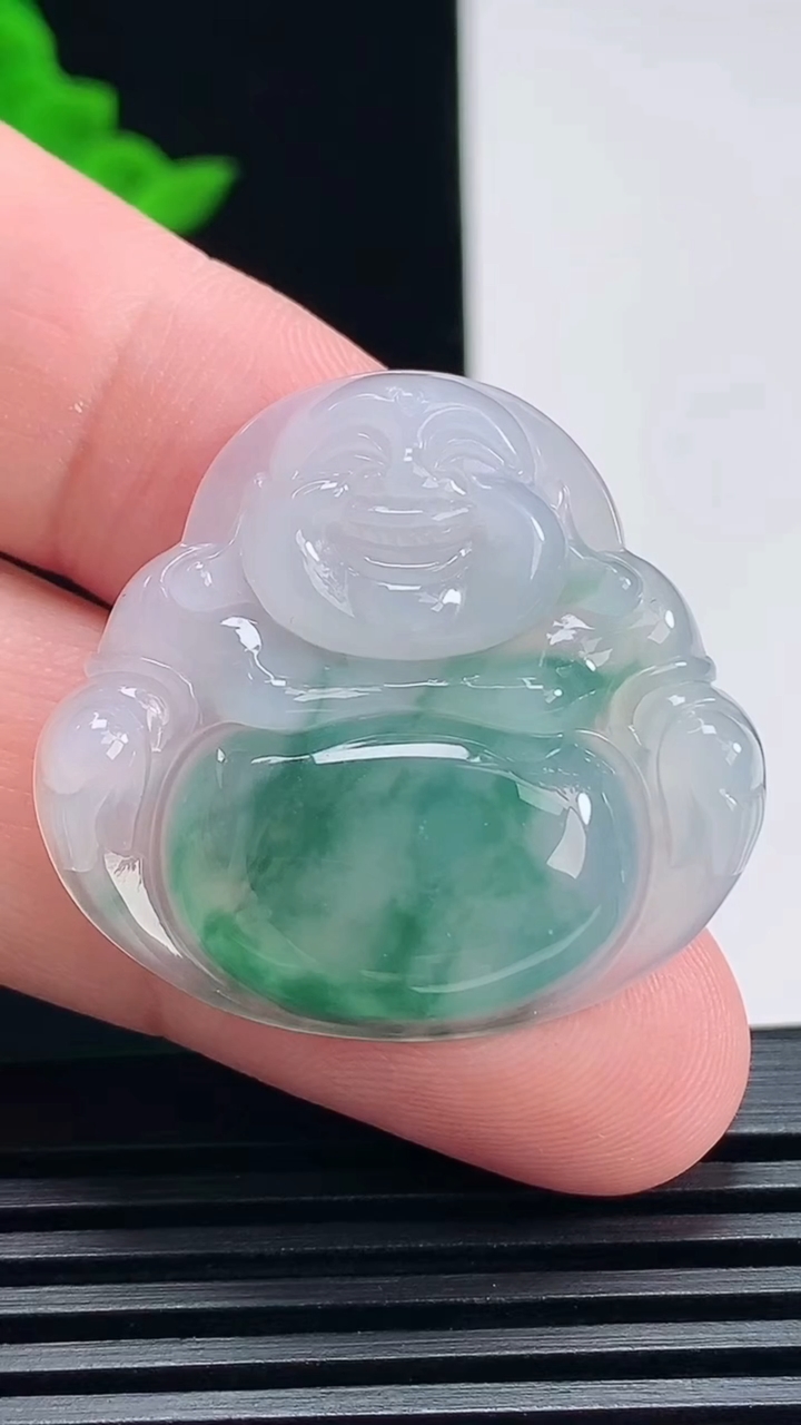 天然A货翡翠冰种飘花佛公吊坠，尺寸30.5-33-6 重量:9.60g
6月28日