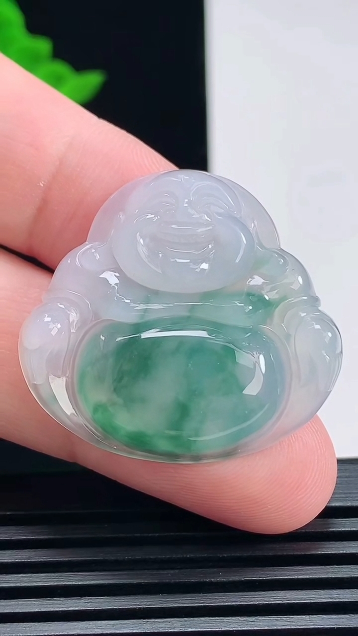 天然A货翡翠冰种飘花佛公吊坠，尺寸30.5-33-6 重量:9.60g
6月28日
