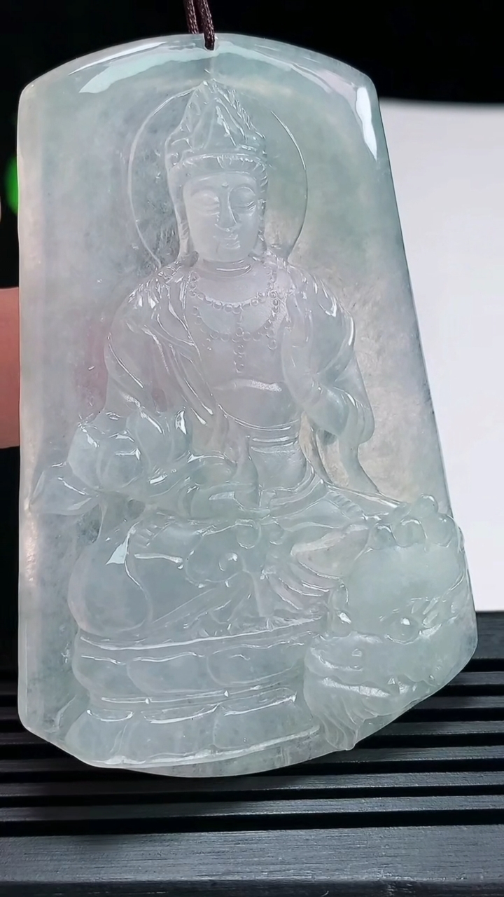 天然A货翡翠文殊菩萨吊坠，尺寸69-45.6-6 重量:35.97g
6月28日