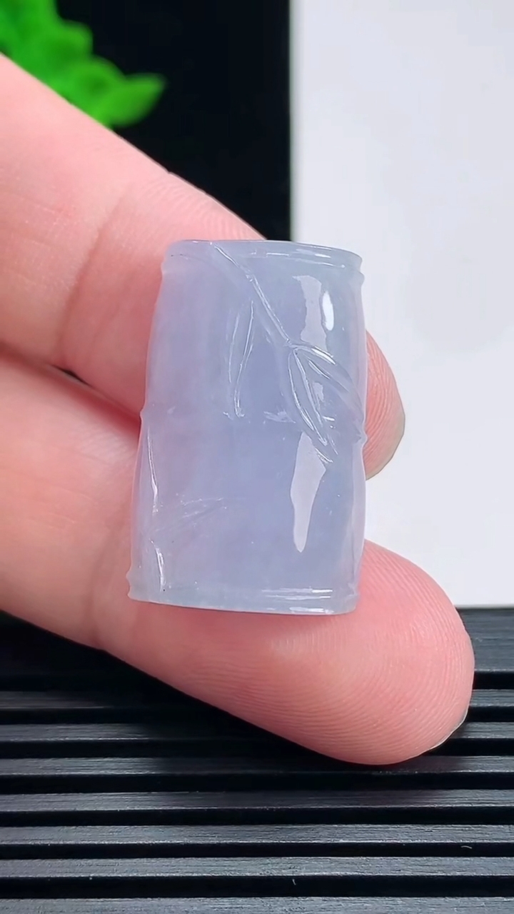 天然A货翡翠冰种紫罗兰节节高升 竹节吊坠，尺寸26-17-6.6 重:6.24g  h535
6月28日