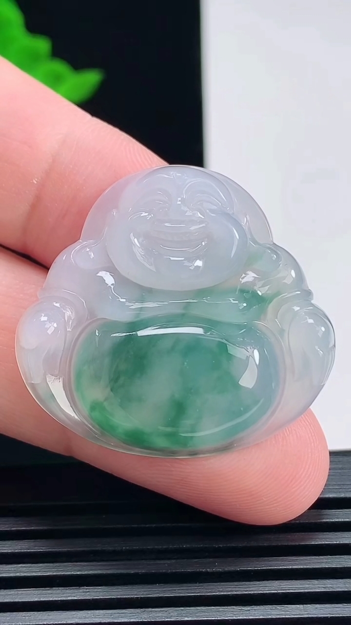 天然A货翡翠冰种飘花佛公吊坠，尺寸30.5-33-6 重量:9.60g
6月28日